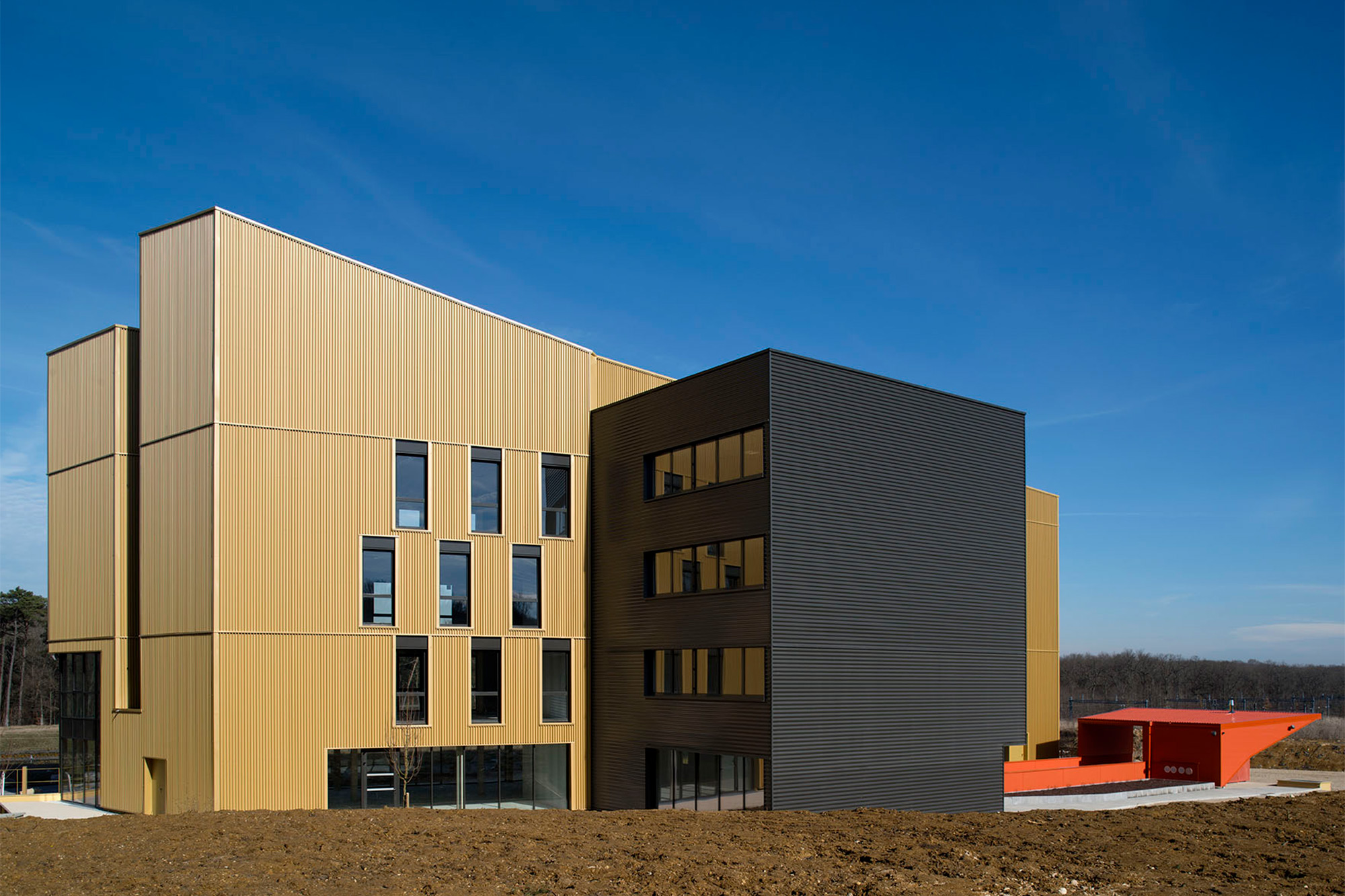 sedia-le-signal-1 Vue arrière du bâtiment le Signal - Gare TGV - Besançon Franche-Comté